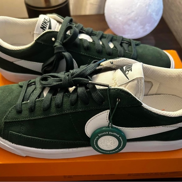 Men’s Nike Blazer Low Suede - Picture 2 of 3